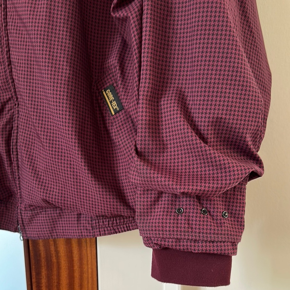 Red and Black Windbreaker Jacket with Full-Length Zipper and Collared Neckline - Picture 3 of 8
